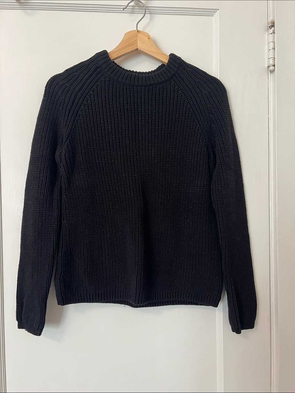 Quince 100% Organic Cotton Fisherman Crew Sweater size Small in Black - Picture 3 of 7